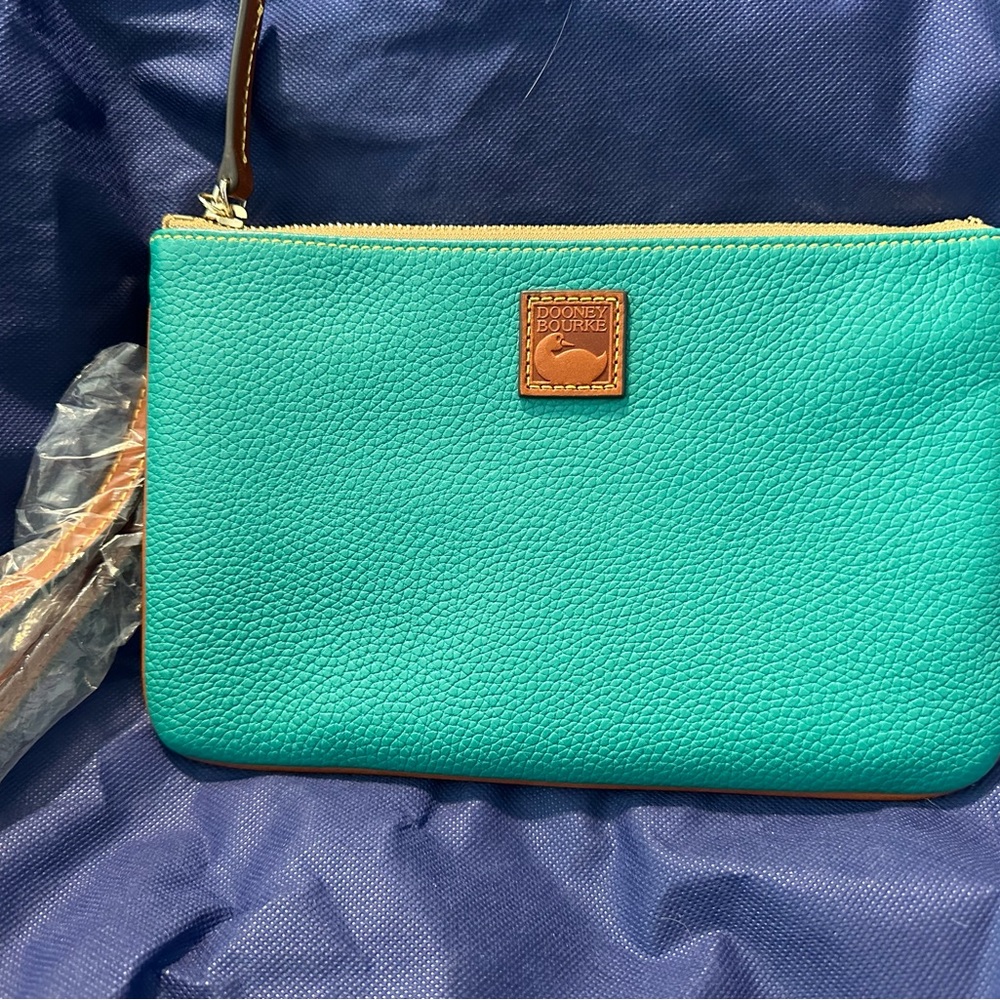 Dooney & Bourke large wristlet